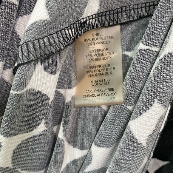 Calvin Klein Blouse - Crew Neckline - Sleeveless - Pleat Front - Picture 6 of 6